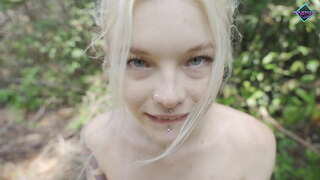 Pohoten teen vpijanje velik kurac v gozd. Karneli Bandi