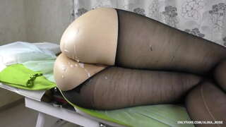 ���วยแน่นจิ๋มขั้นน้องสาวอยู่ใน pantyhose