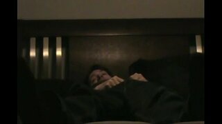 Betrügende Hurenfrau snap hir Muschi vun Kollegen incorporéiert