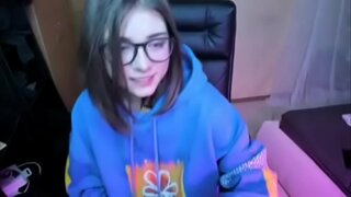 Pendejita igra sa dildo