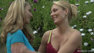 ضخمة الثدي على مثلية الهيجان